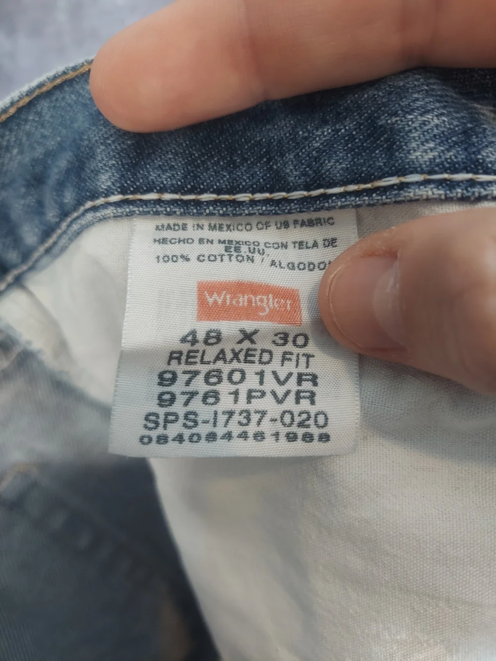 Wrangler Men's Relaxed Fit Jeans Light Wash Big & Tall Size 48x30 W/ Repairs VGC